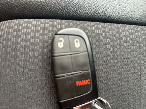 Used 2025 Jeep Compass Trailhawk image 22