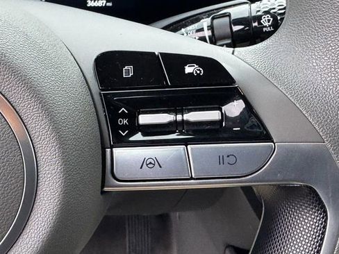 Used 2024 Hyundai Elantra SEL image 20