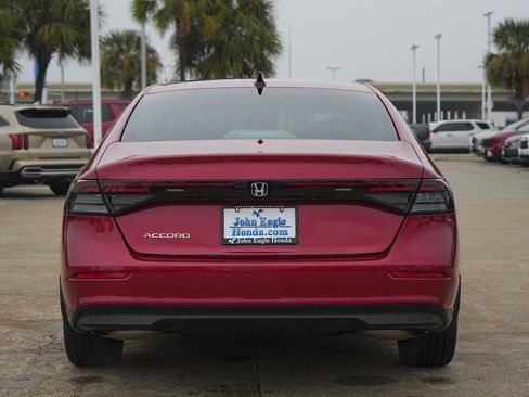 Used 2025 Honda Accord SE image 5
