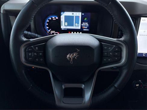 Used 2021 Ford Bronco Wildtrak image 19