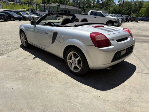 Used 2002 Toyota MR2 RWD image 6
