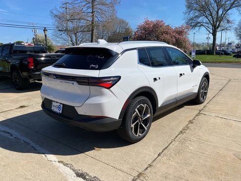 New 2026 Chevrolet Equinox EV LT AWD/4WD image 4