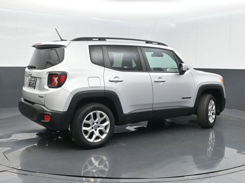 Used 2015 Jeep Renegade Latitude AWD/4WD image 7