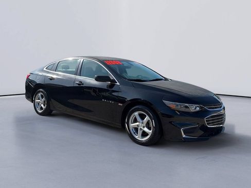 Used 2017 Chevrolet Malibu LS w/ LPO, Convenience Package 1 FWD image 1