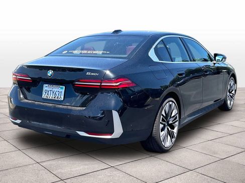 Used 2026 BMW 530i w/ Premium Package RWD image 9