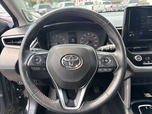 Used 2023 Toyota Corolla Cross LE w/ Moonroof Package AWD/4WD image 15