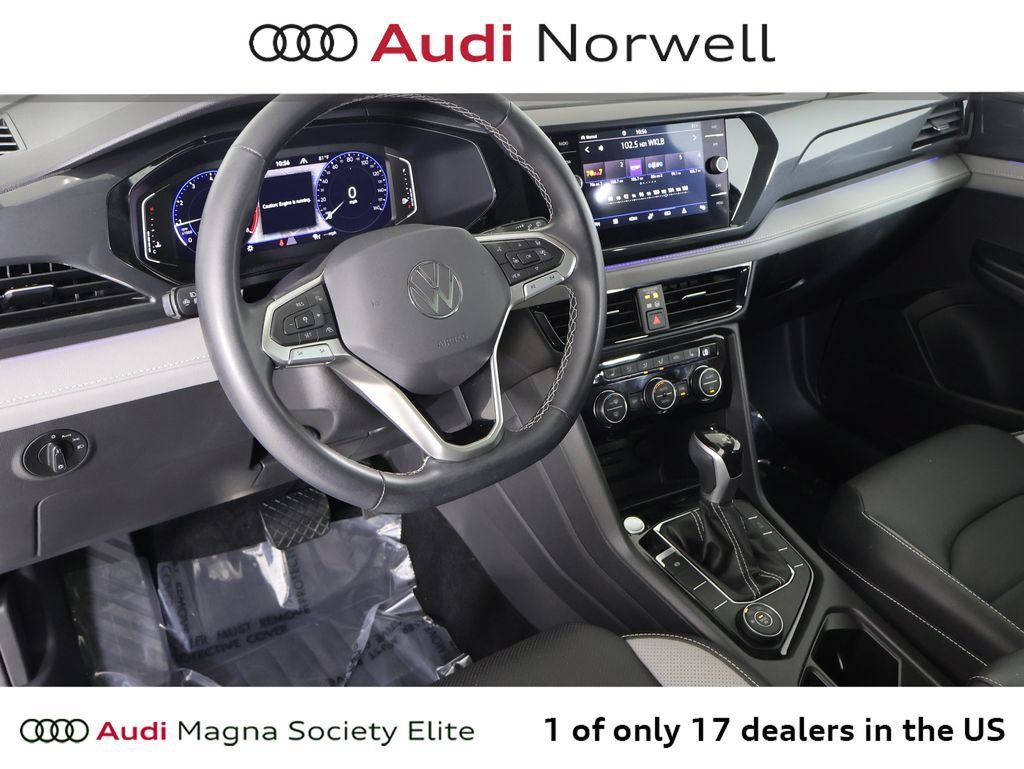 Used 2022 Volkswagen Taos SEL AWD/4WD image 2