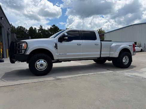 Certified 2019 Ford F350 Platinum w/ Platinum Ultimate Package AWD/4WD image 2