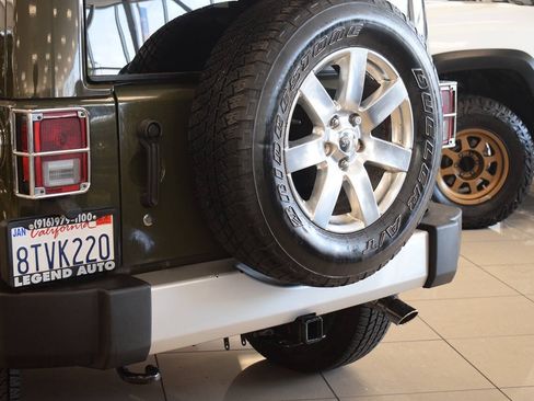 Used 2015 Jeep Wrangler Unlimited Sahara w/ Dual Top Group AWD/4WD image 26