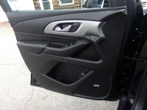 Used 2018 Chevrolet Traverse LT image 19