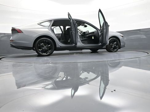 Used 2025 Honda Accord SE image 48