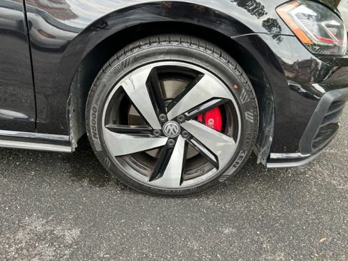 Used 2020 Volkswagen GTI SE FWD image 35