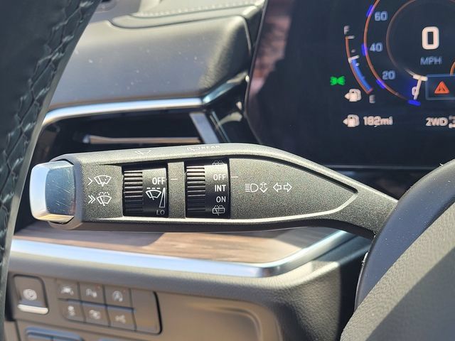 Used 2025 Chevrolet Tahoe LT AWD/4WD image 17