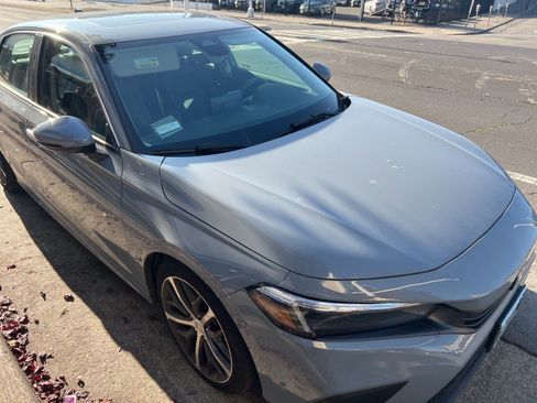 Used 2023 Honda Civic Touring image 6