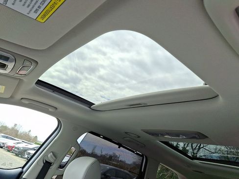 Used 2025 Kia Telluride SX w/ SX Captain's Chair Package image 15