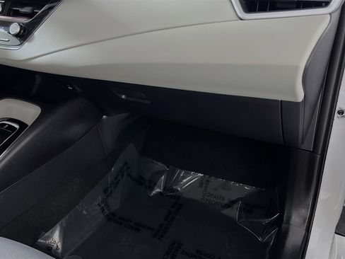 Used 2025 Toyota Corolla LE image 35