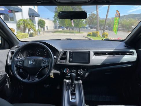 Used 2022 Honda HR-V Sport image 12