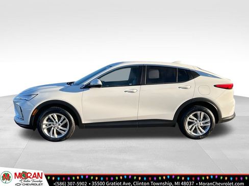 Certified 2024 Buick Envista Preferred w/ Convenience I Package image 3