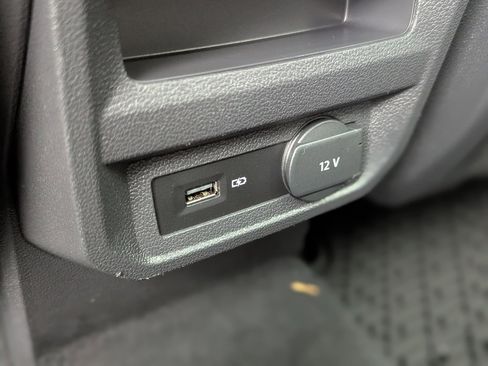 Used 2020 Volkswagen Tiguan SE w/ Panoramic Sunroof Package image 25