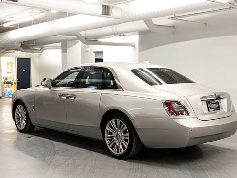 Used 2022 Rolls-Royce Ghost w/ Ghost Package image 3