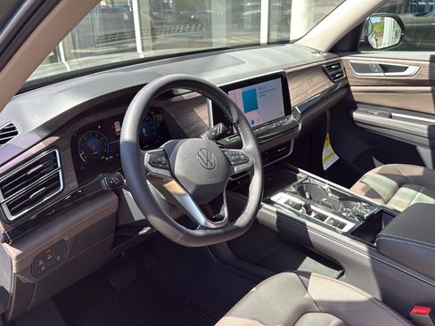 New 2025 Volkswagen Atlas SEL image 10