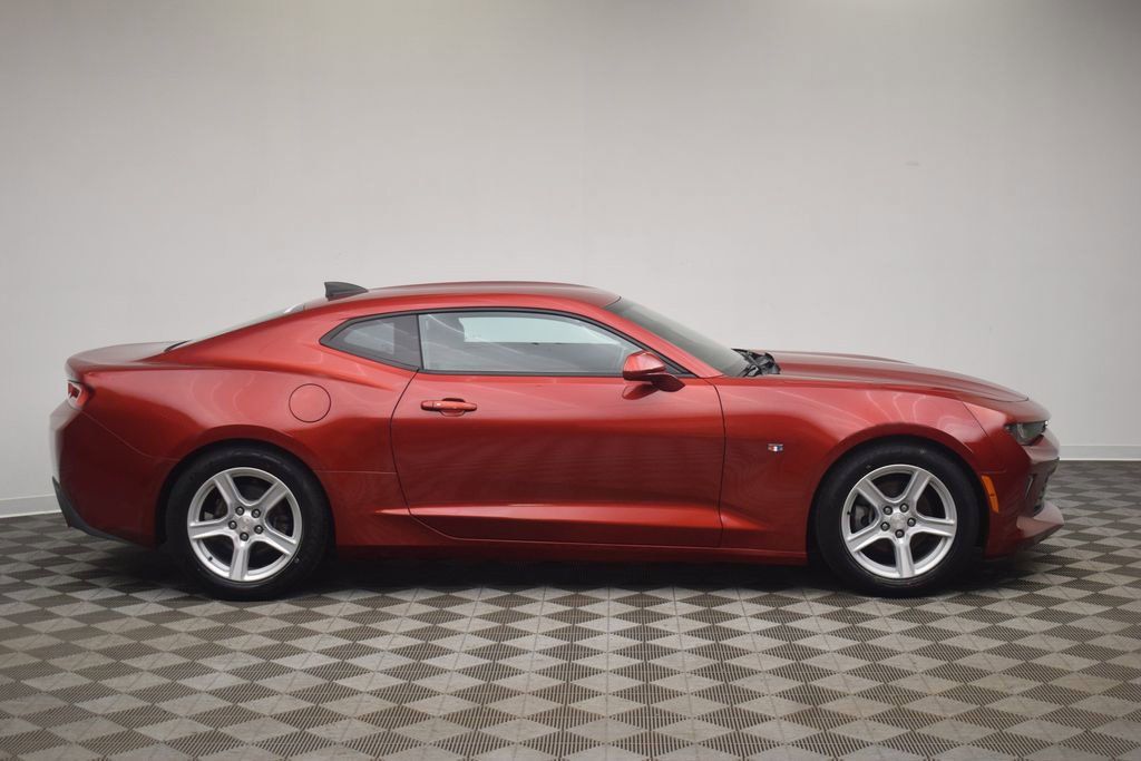 Used 2017 Chevrolet Camaro LT RWD image 9