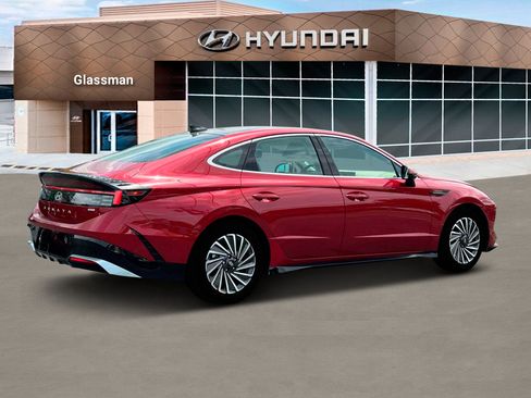 New 2025 Hyundai Sonata Limited image 8