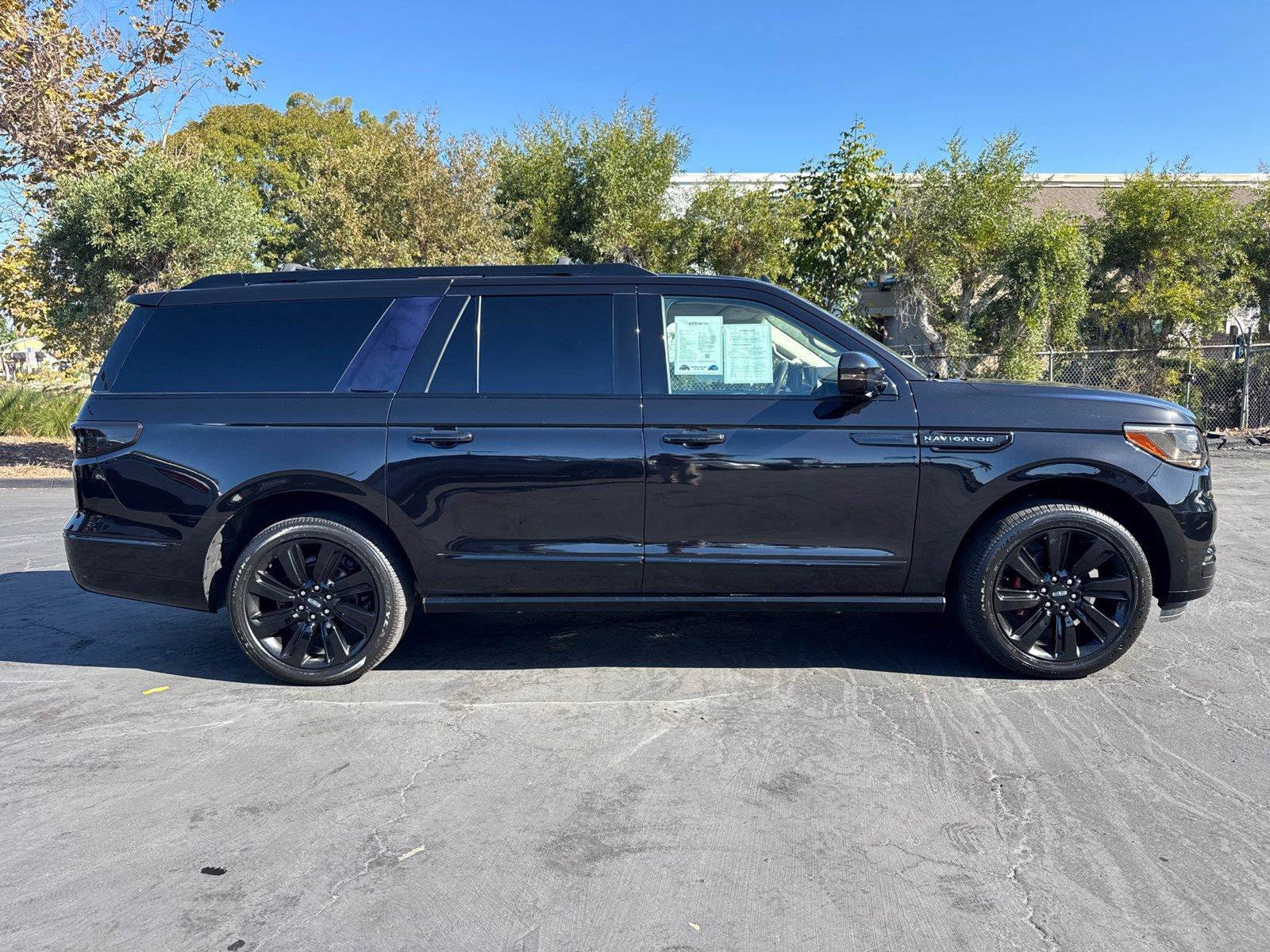 Used 2022 Lincoln Navigator L Reserve AWD/4WD image 7
