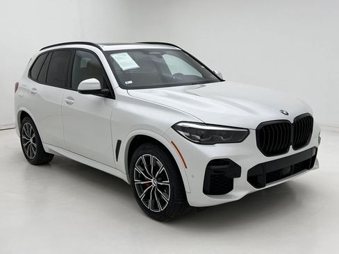 Used 2022 BMW X5 xDrive40i w/ M Sport Package image 2