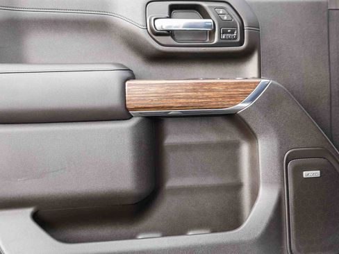 Used 2022 Chevrolet Silverado 2500 High Country w/ Safety Package II image 21