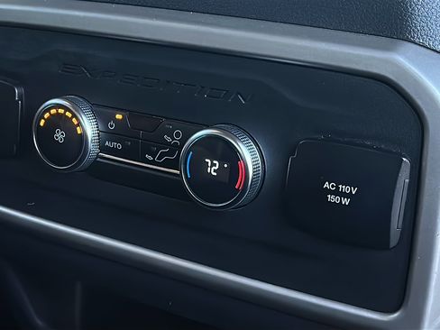 Used 2024 Ford Expedition XLT image 53