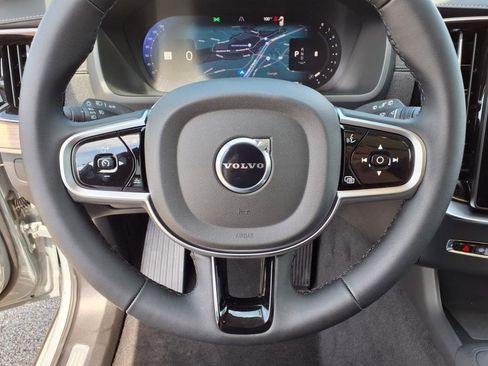 Certified 2026 Volvo XC90 B6 Plus w/ Protection Package Premier image 18