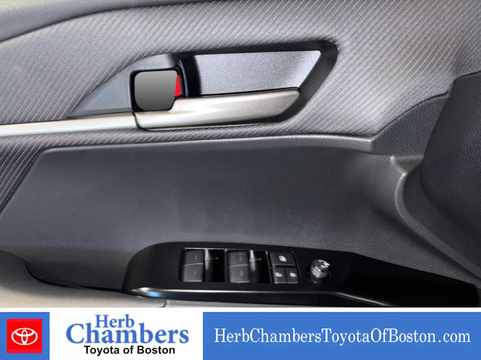 Used 2026 Toyota Camry SE w/ Multimedia Upgrade Package FWD image 14