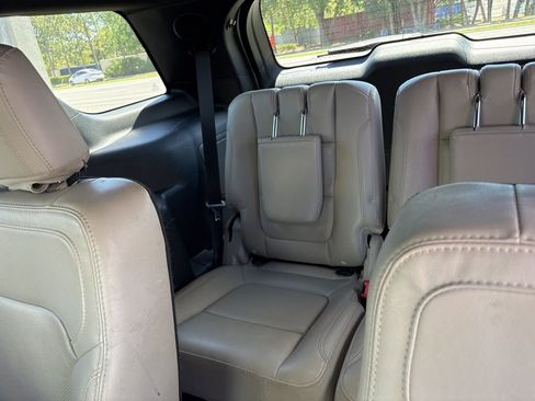 Used 2018 Ford Explorer Limited w/ Equipment Group 301A image 9