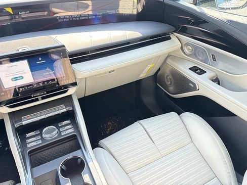 New 2026 Lincoln Nautilus Reserve AWD/4WD image 13