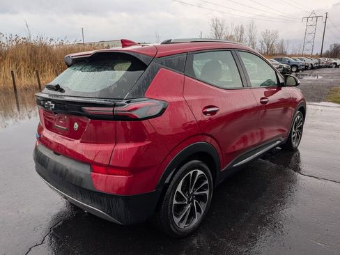 Used 2022 Chevrolet Bolt EUV Premier w/ Sun & Sound Package image 8
