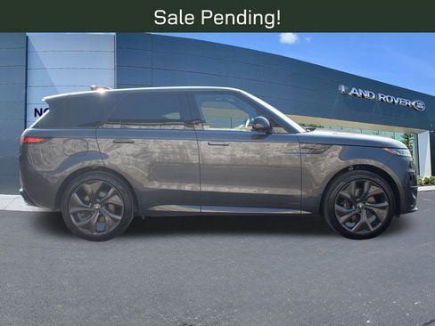 Used 2025 Land Rover Range Rover Sport Autobiography AWD/4WD image 8