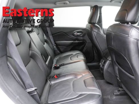 Used 2023 Jeep Cherokee Altitude Lux image 24