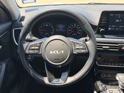 Used 2023 Kia Seltos S FWD image 15