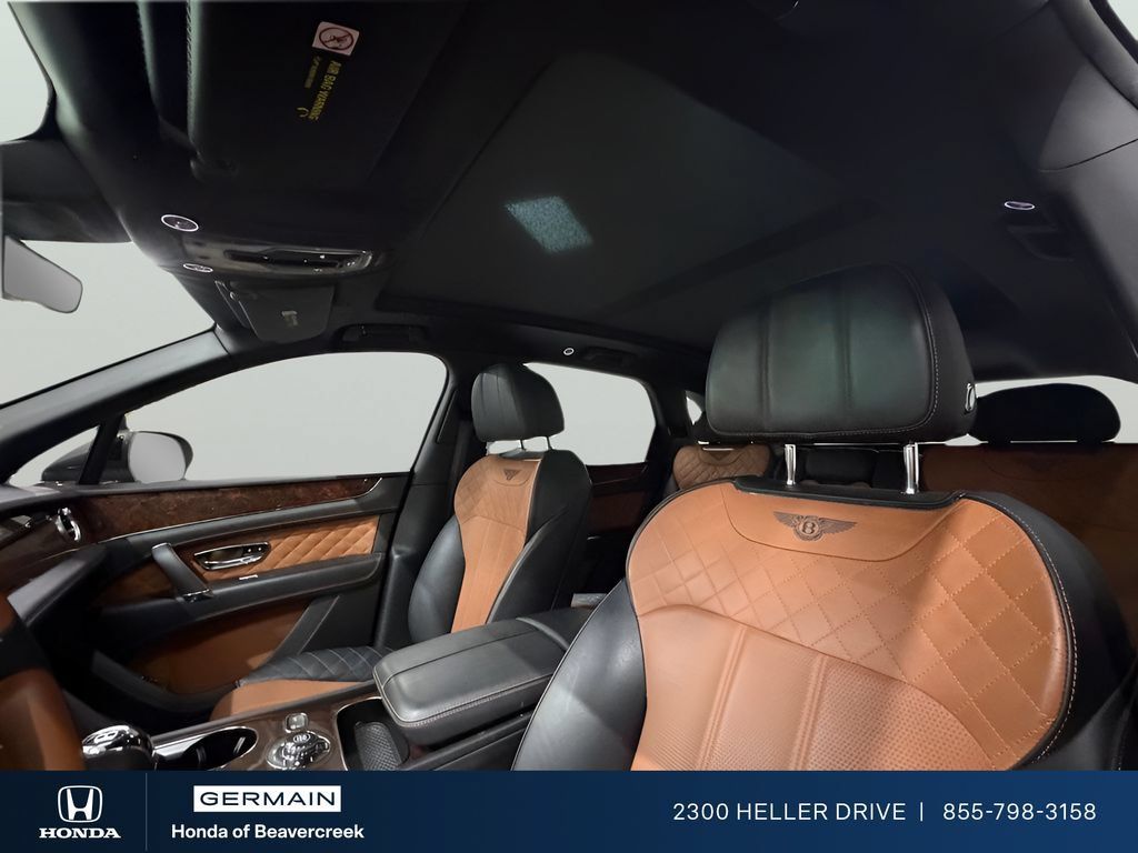 Used 2018 Bentley Bentayga AWD/4WD image 13
