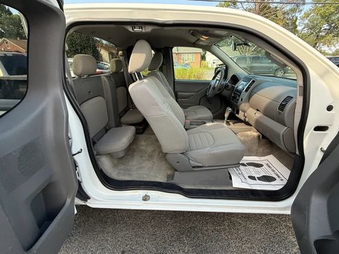 Used 2018 Nissan Frontier S w/ Work Truck Package RWD image 29