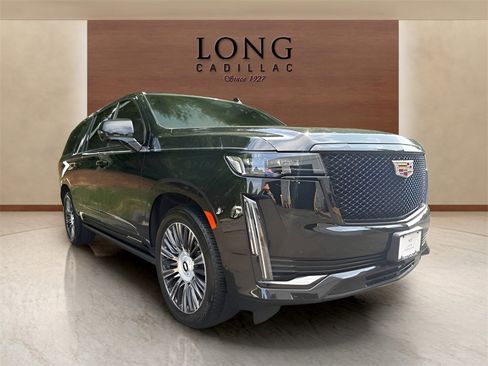 Used 2022 Cadillac Escalade ESV Sport w/ Touring Package image 7