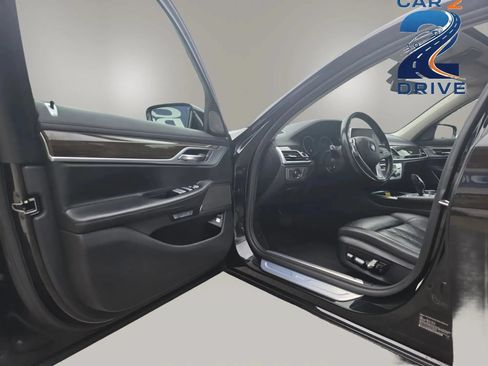 Used 2018 BMW ALPINA B7 xDrive AWD/4WD image 9