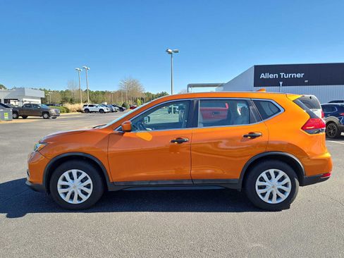 Used 2017 Nissan Rogue S image 14