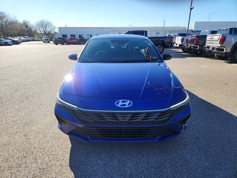 Used 2025 Hyundai Elantra SEL w/ Cargo Package image 3