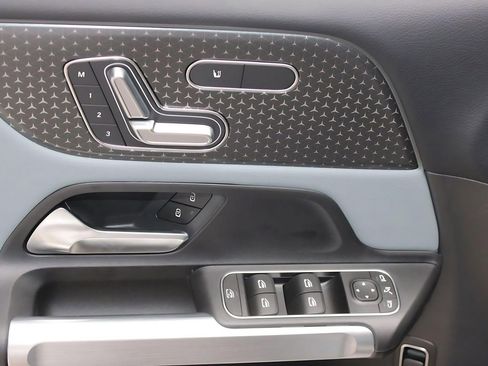 New 2026 Mercedes-Benz GLB 250 image 13