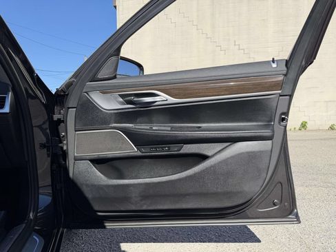 Used 2022 BMW 740i xDrive AWD/4WD image 14