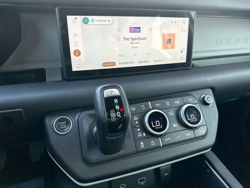 Used 2021 Land Rover Defender 110 X-Dynamic HSE image 16