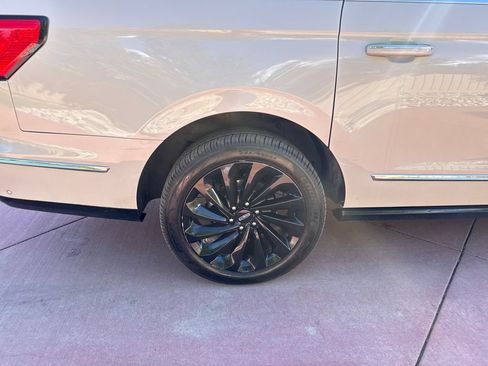 Used 2021 Lincoln Navigator L Reserve AWD/4WD image 33