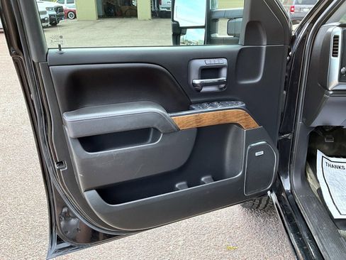 Used 2015 Chevrolet Silverado 1500 LTZ w/ LTZ Plus Package image 10